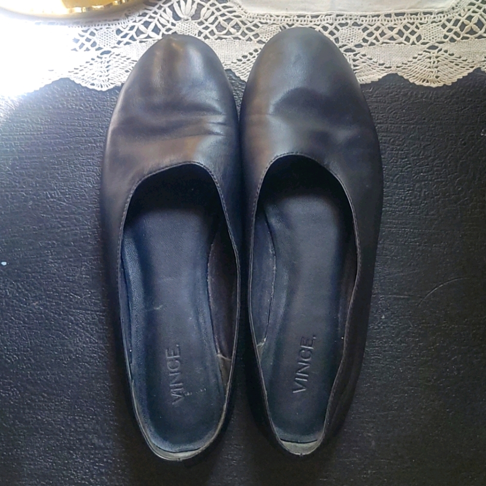 VINCE Black flats 8
